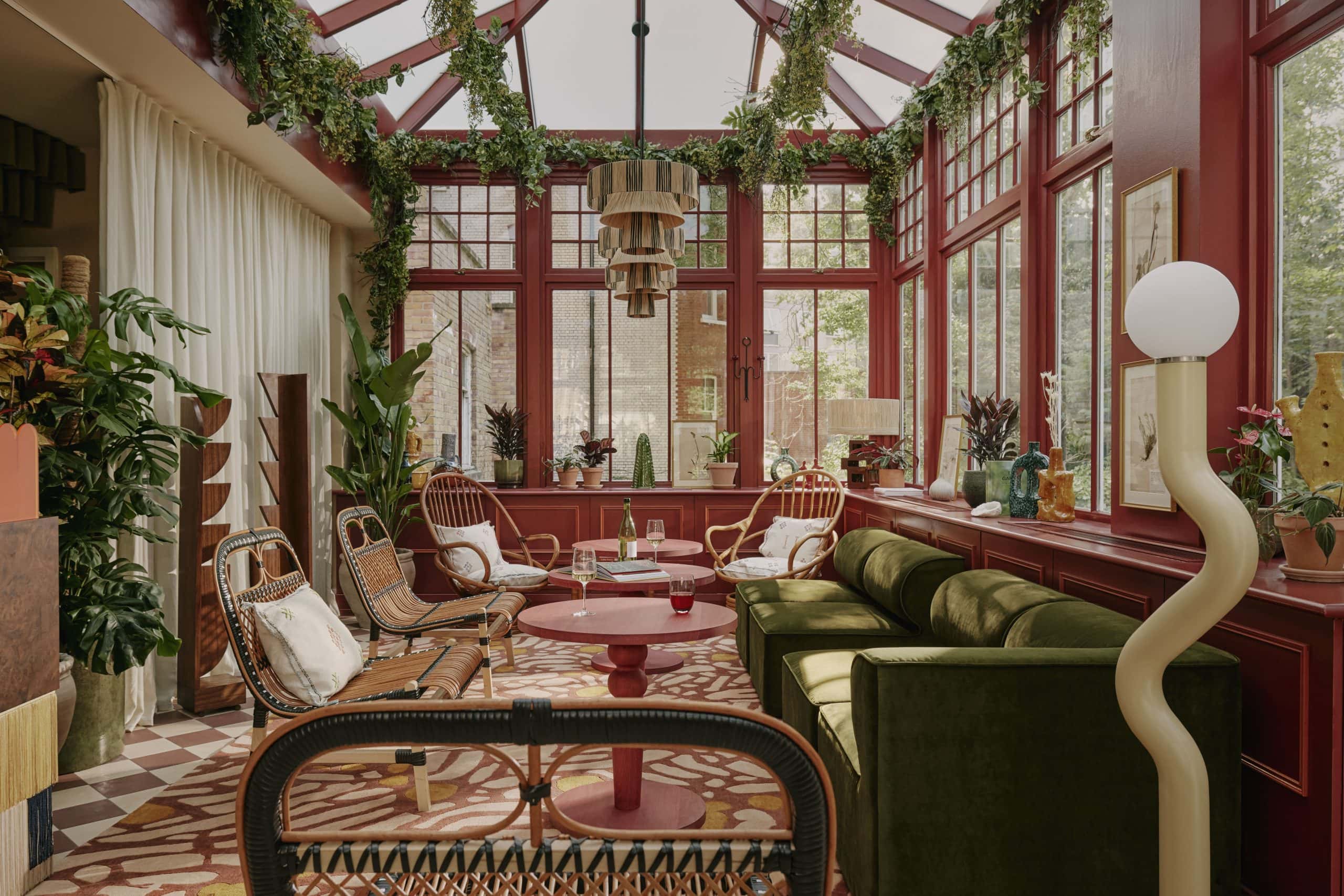 Light Water Plants Indoor and Outdoor Plants For London & The South Businesses